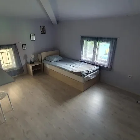 стаи за гости Sun House