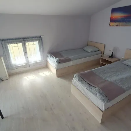 стаи за гости Sun House *